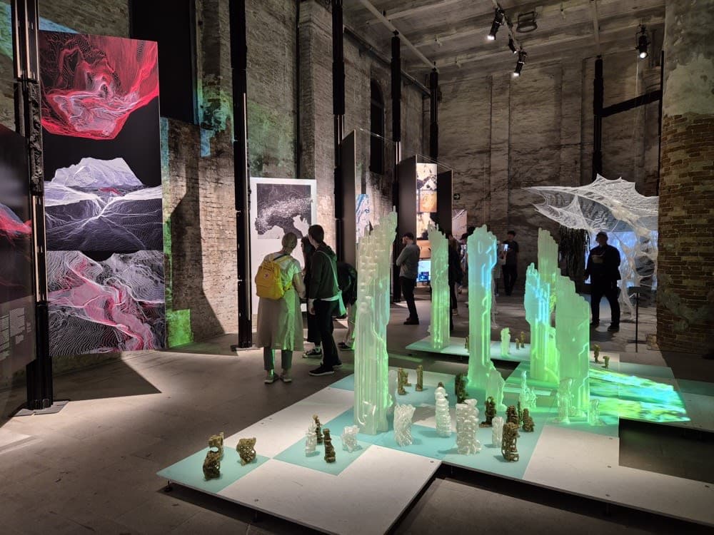 🎨 Venedik Bienali 2025 – Zamanı Açan Katmanlar - Resim 2